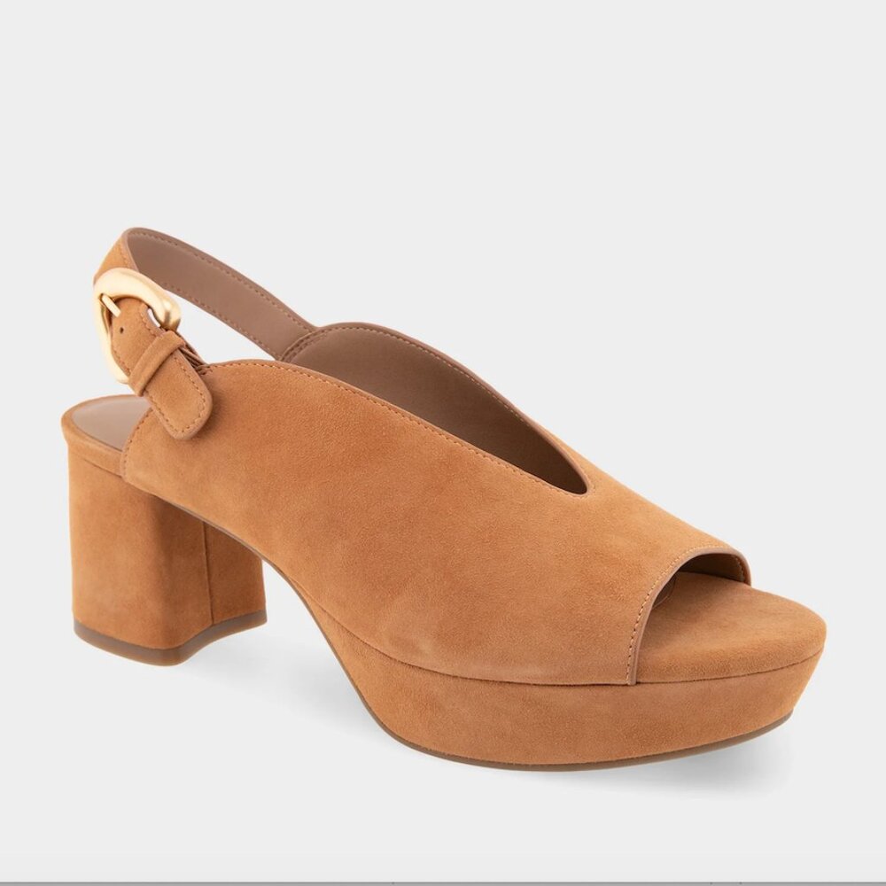 Comfortable Women's Peep Toe Platform Sandal in Tan Suede